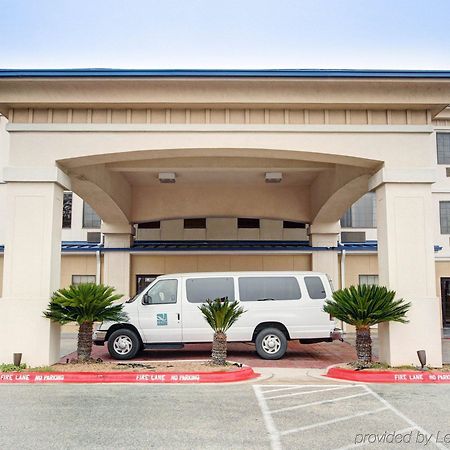 Quality Inn & Suites Airport Austin Buitenkant foto