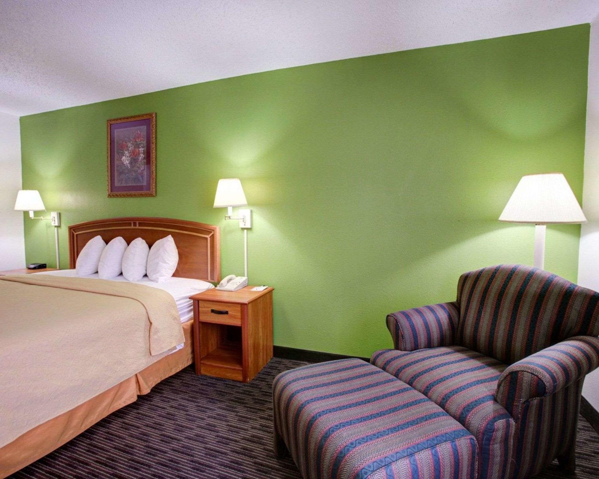 Quality Inn & Suites Airport Austin Buitenkant foto