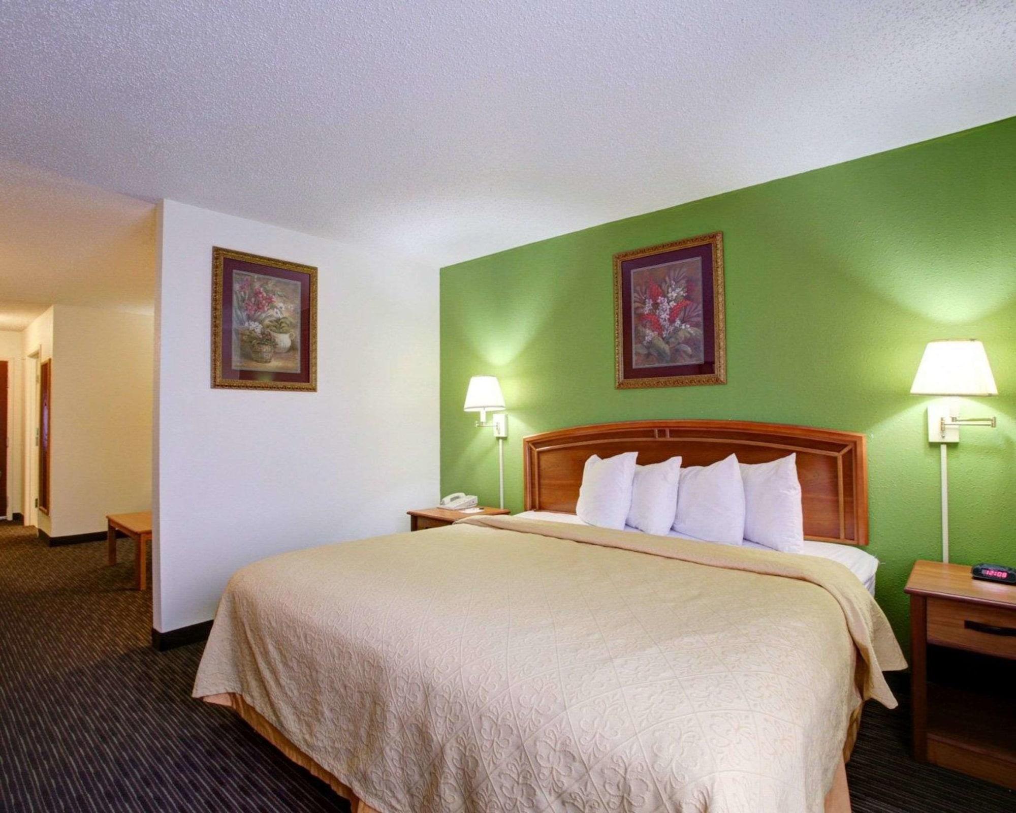 Quality Inn & Suites Airport Austin Buitenkant foto