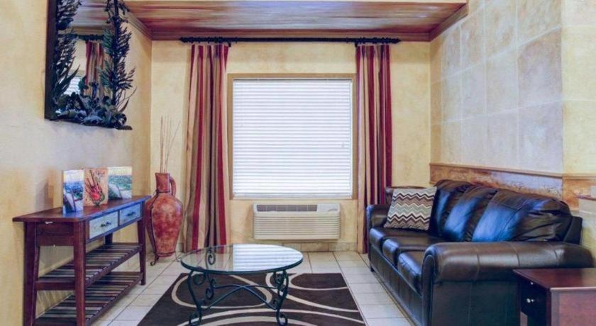 Quality Inn & Suites Airport Austin Buitenkant foto