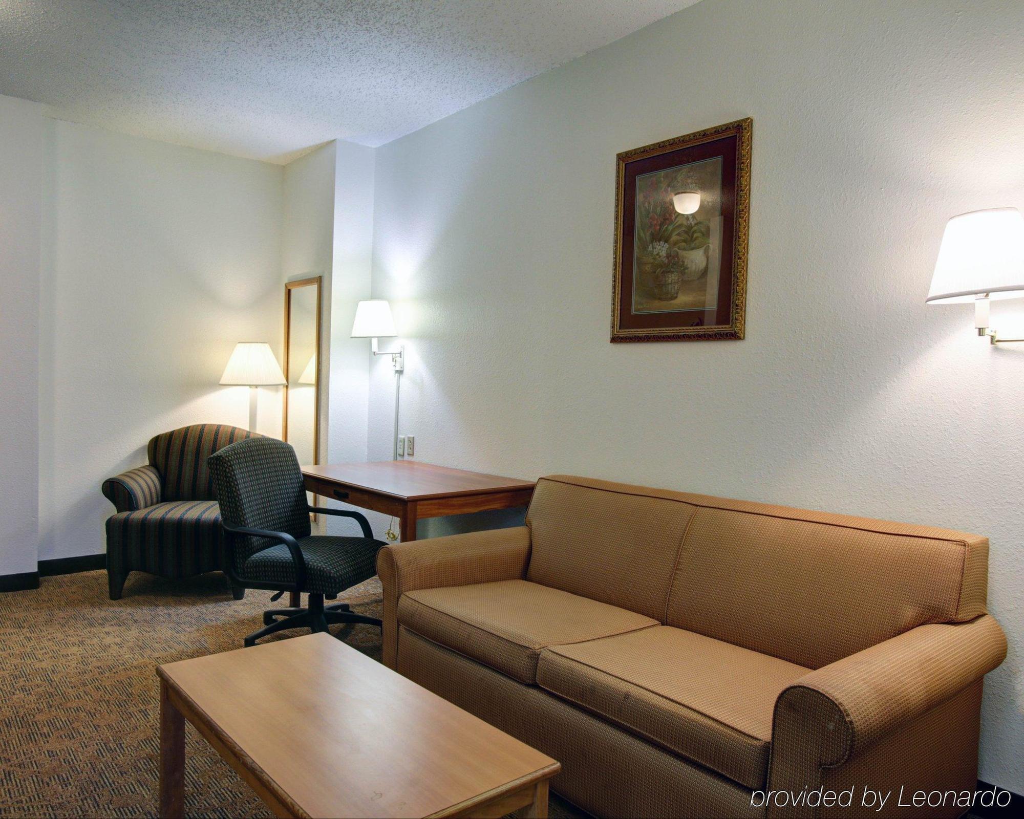 Quality Inn & Suites Airport Austin Buitenkant foto