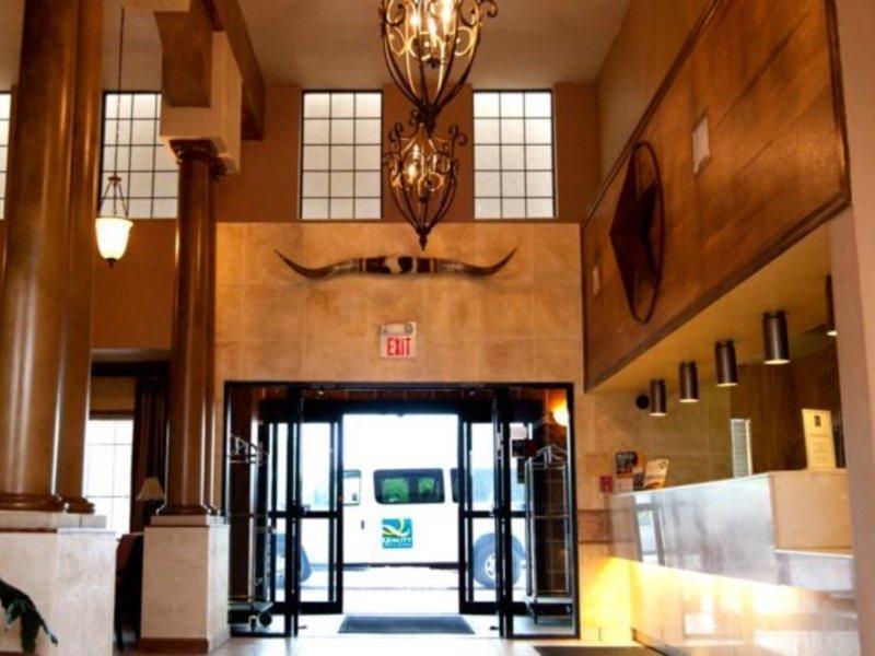 Quality Inn & Suites Airport Austin Buitenkant foto