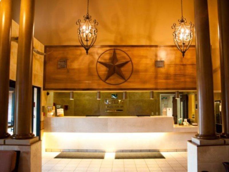 Quality Inn & Suites Airport Austin Buitenkant foto