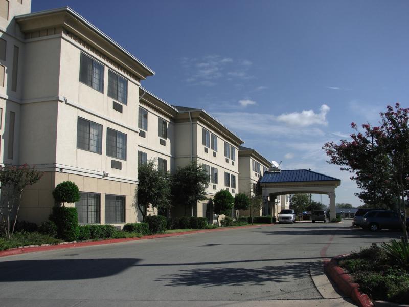 Quality Inn & Suites Airport Austin Buitenkant foto