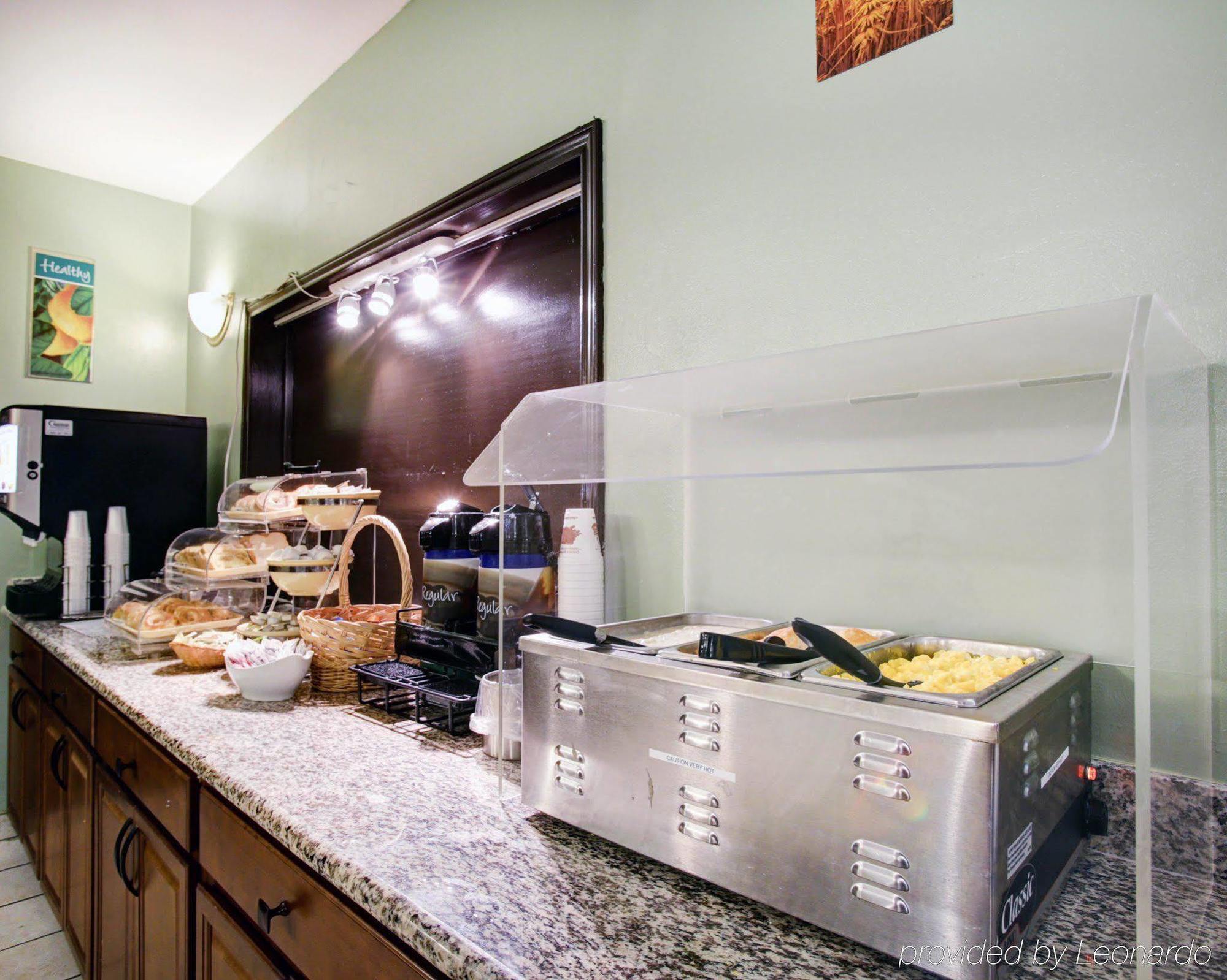 Quality Inn & Suites Airport Austin Buitenkant foto