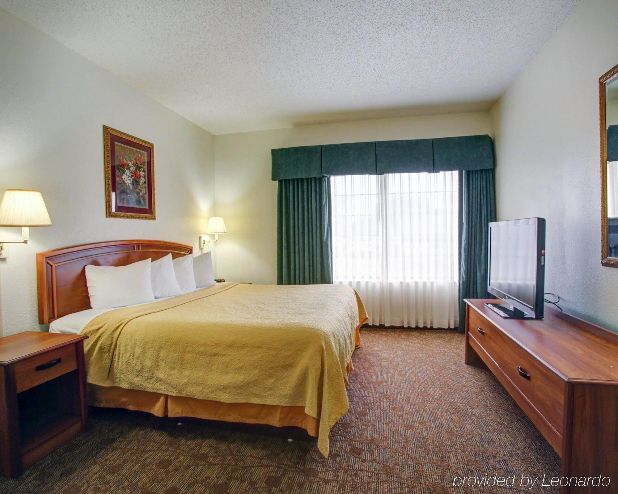 Quality Inn & Suites Airport Austin Buitenkant foto