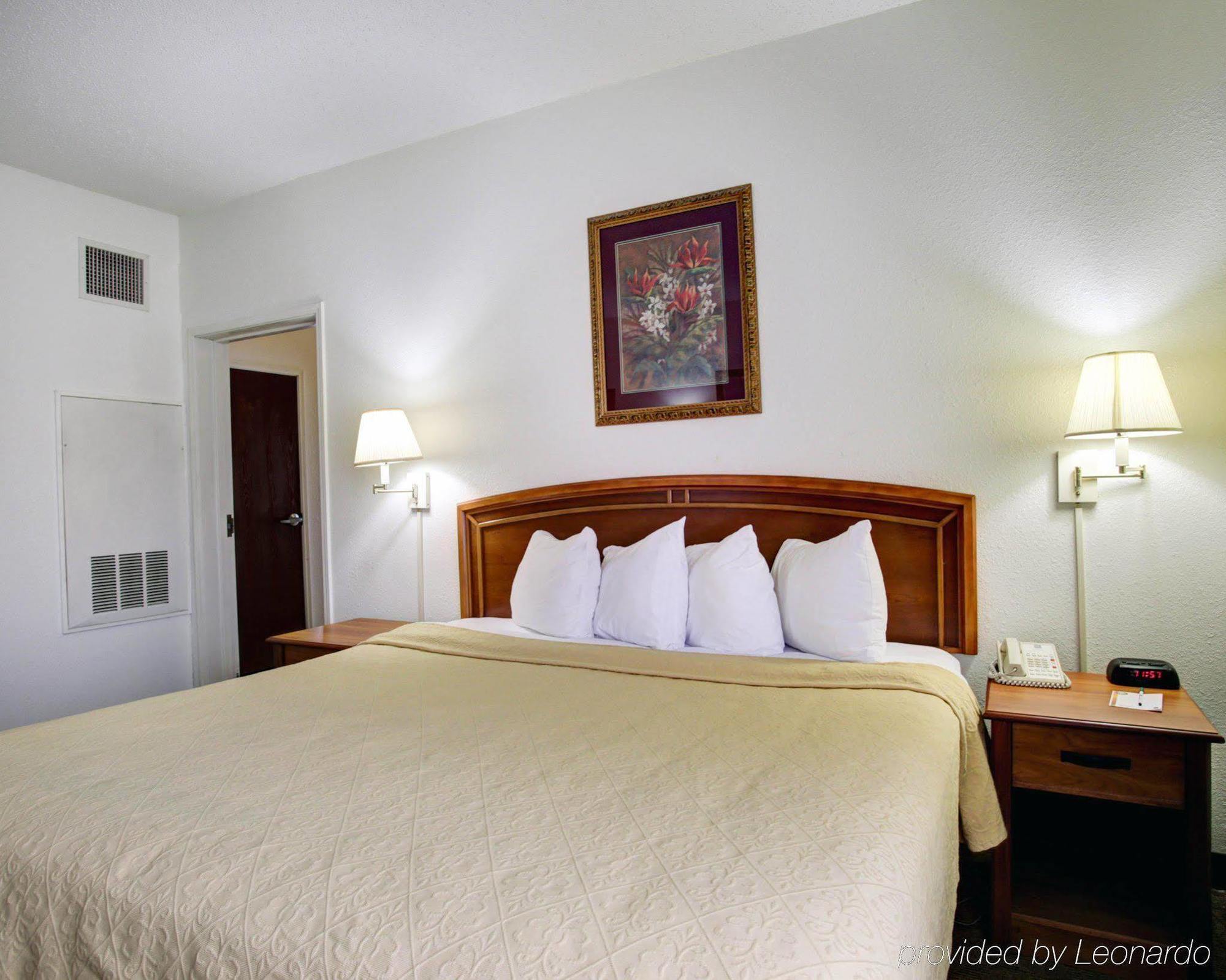 Quality Inn & Suites Airport Austin Buitenkant foto