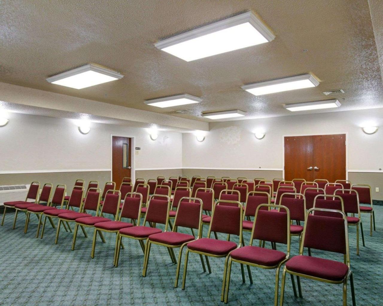 Quality Inn & Suites Airport Austin Buitenkant foto