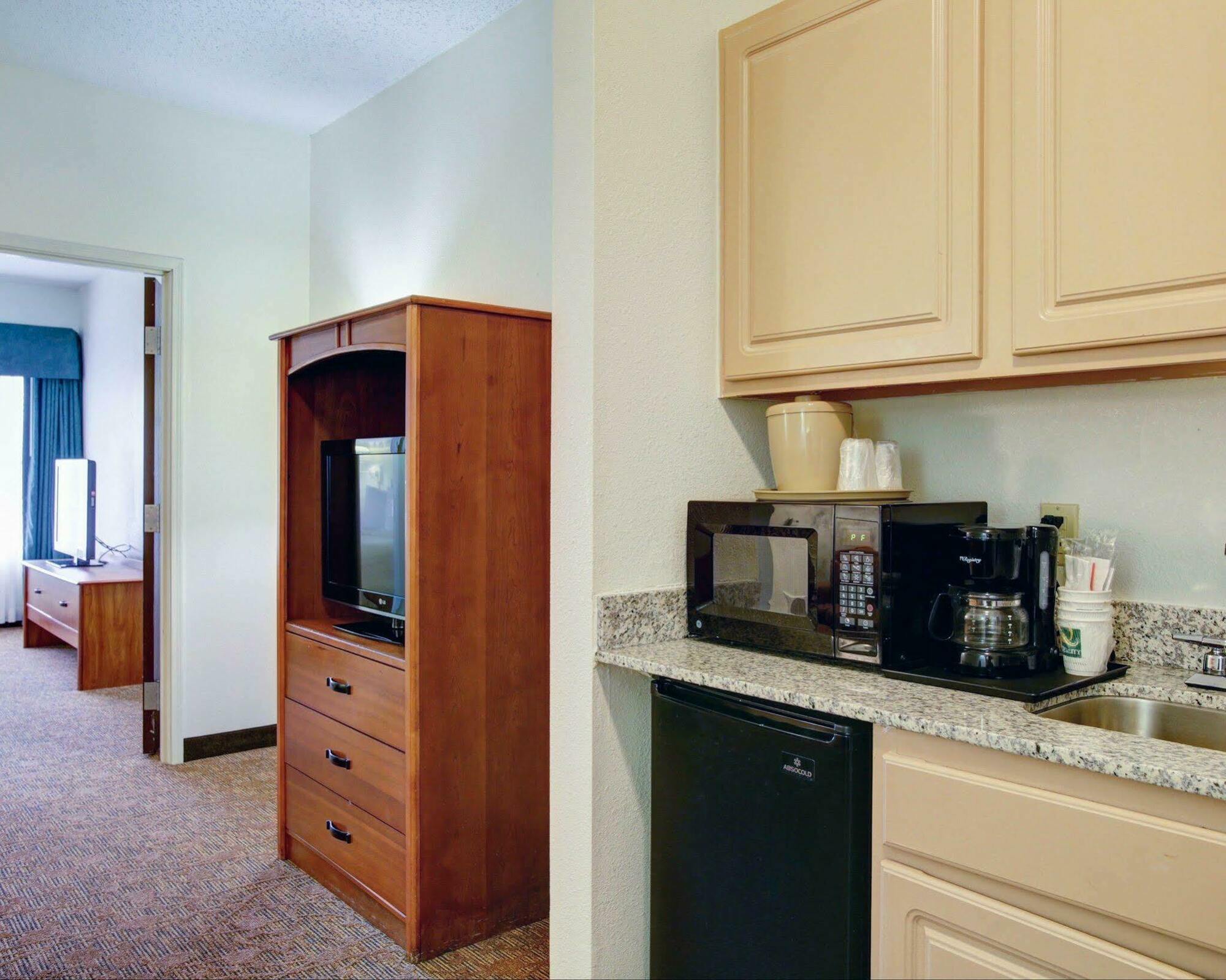 Quality Inn & Suites Airport Austin Buitenkant foto