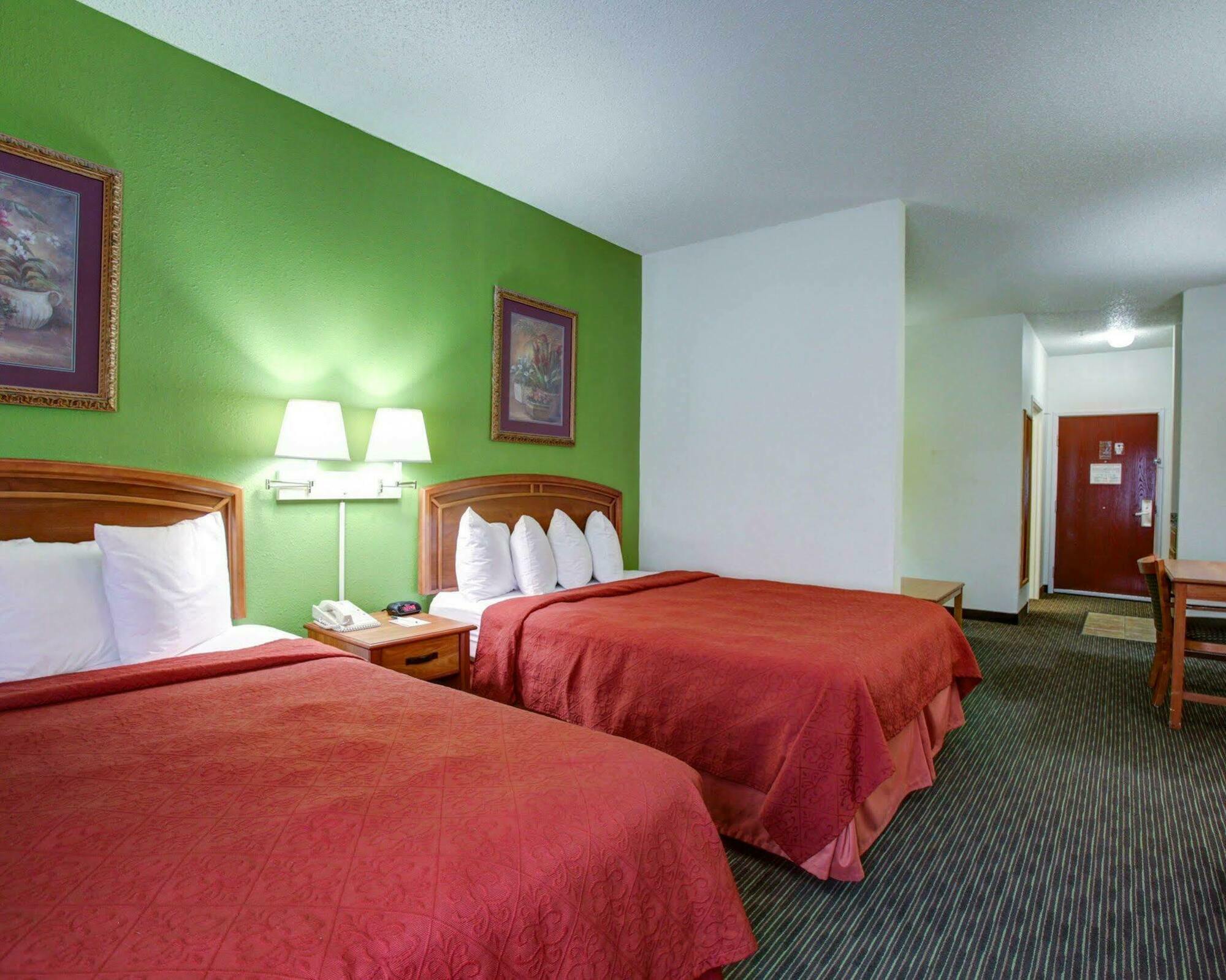 Quality Inn & Suites Airport Austin Buitenkant foto
