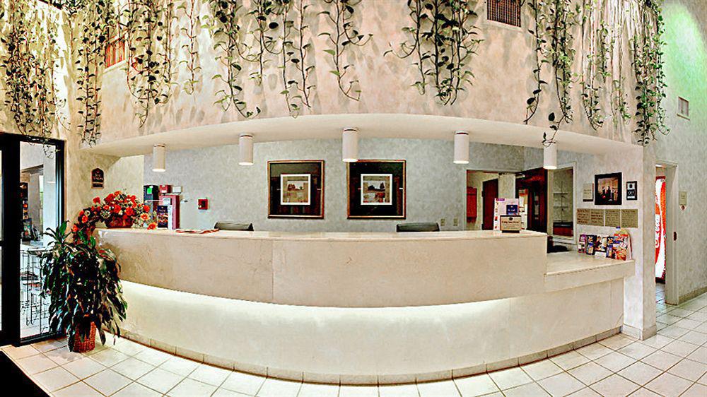 Quality Inn & Suites Airport Austin Buitenkant foto